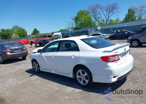2011 Toyota Corolla S z USA, uszkodzony, nr VIN 2T1BU4EE3BC729367